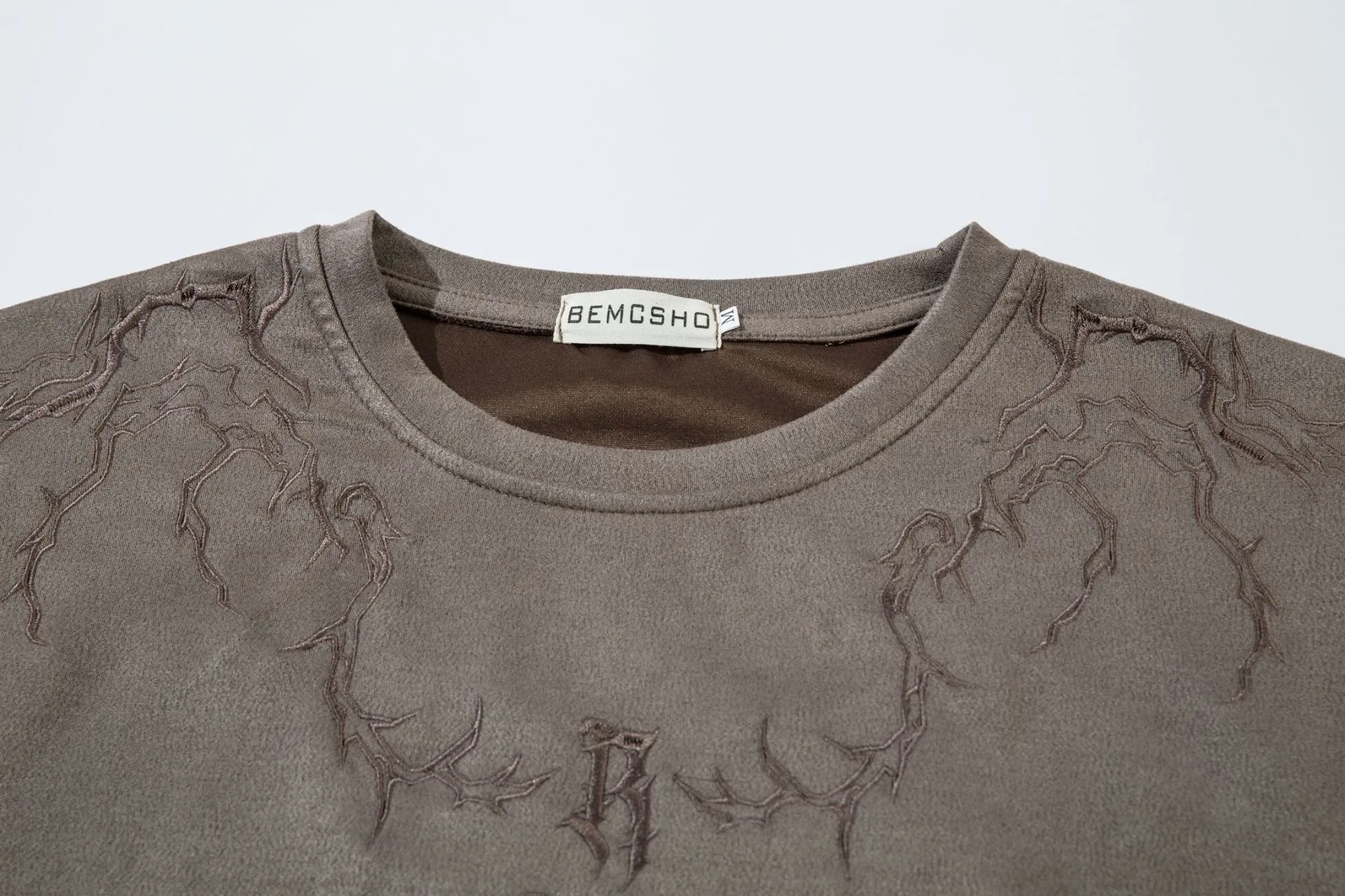 Jiayiku  Summer T-Shirt Men's American Street Fashion Brand  Tee Thorn Embroidered Suede Short-Sleeved T-Shirt display picture 24
