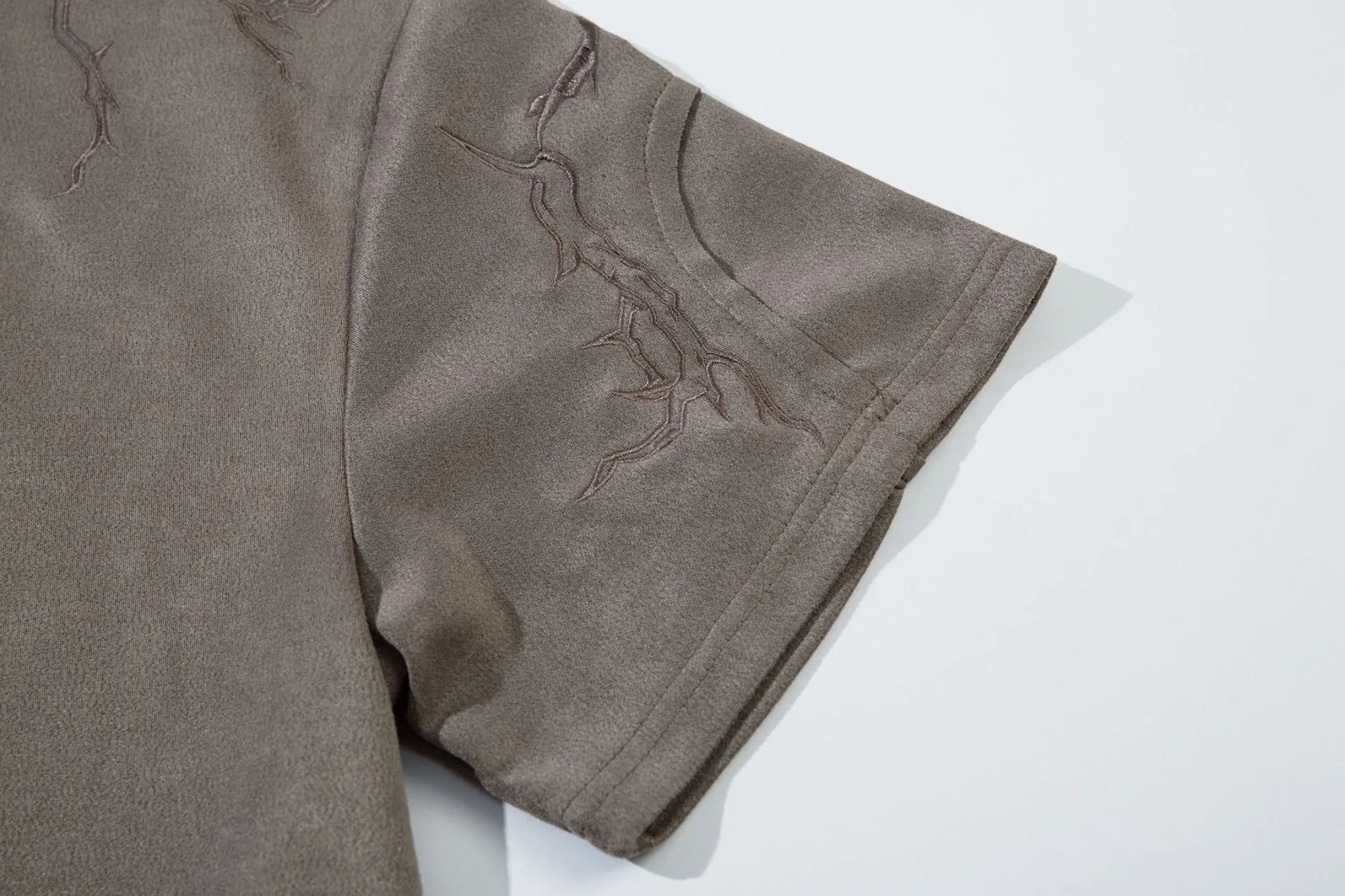 Jiayiku  Summer T-Shirt Men's American Street Fashion Brand  Tee Thorn Embroidered Suede Short-Sleeved T-Shirt display picture 27