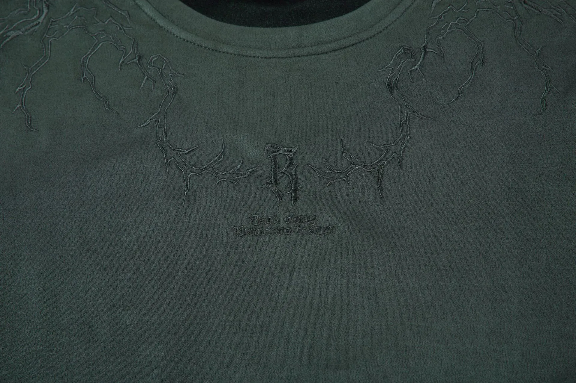 Jiayiku  Summer T-Shirt Men's American Street Fashion Brand  Tee Thorn Embroidered Suede Short-Sleeved T-Shirt display picture 33