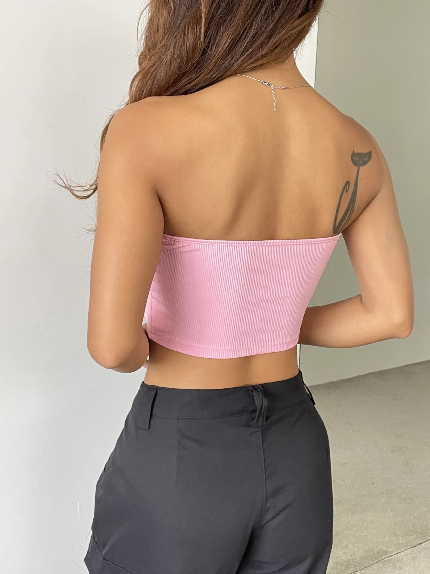 Explosions   Sexy Navel Strapless One-piece Strap Vest Outer Wear Chest Wrap Vest Women's Vest display picture 3