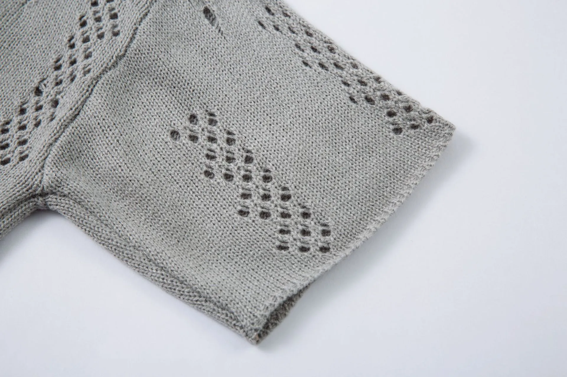 Jiayiku Men's  Hole-Hole Knitted T-Shirt Men's High-end Sense Duffy Handsome American Retro Trendy T-Shirt With Short Sleeves display picture 13