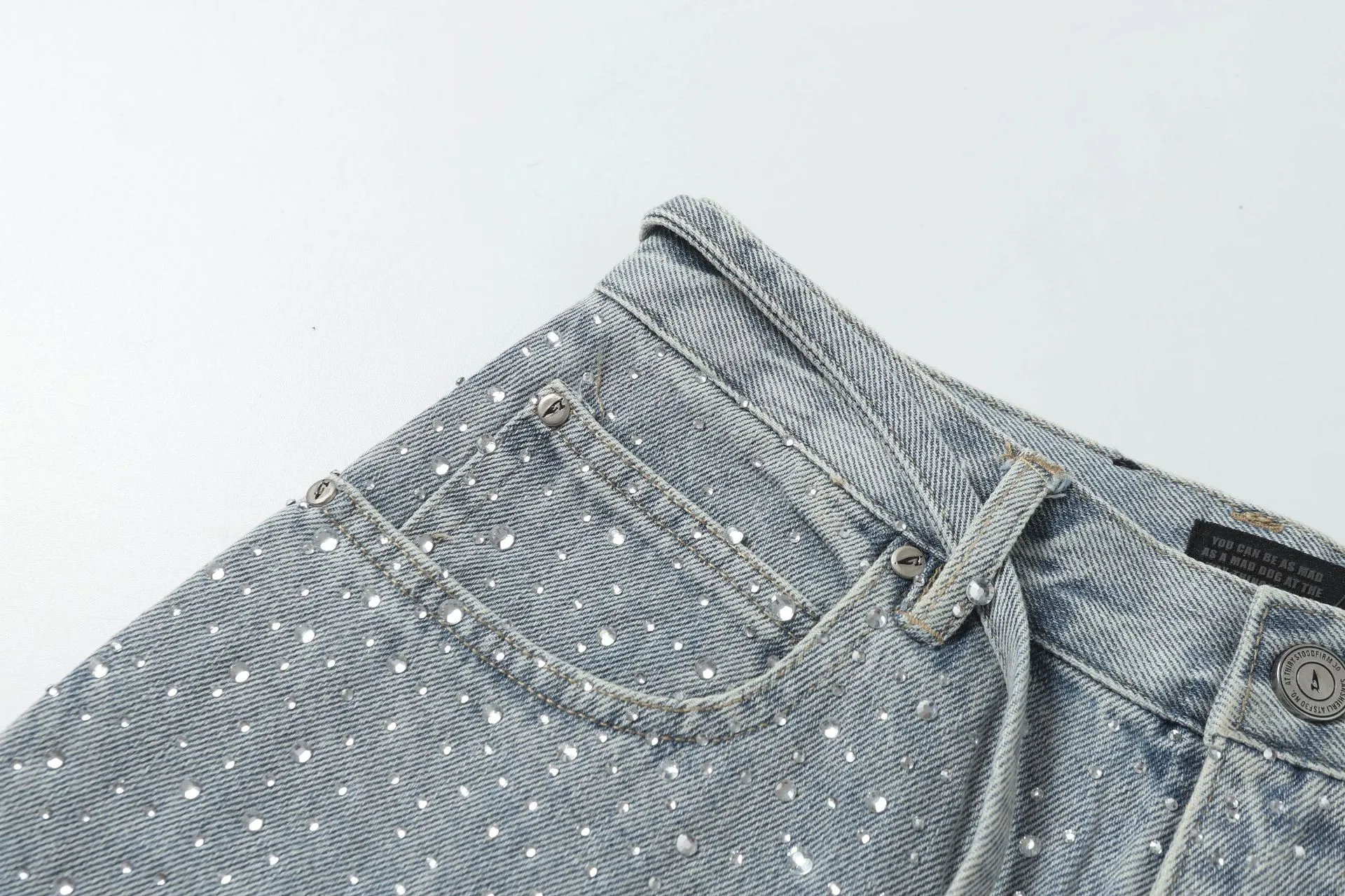 Jiayiku Men's  High Street American Style Vintage Washed Rough Edge Denim Shorts Personalized Hot Drilling Pants Wide Legs display picture 17