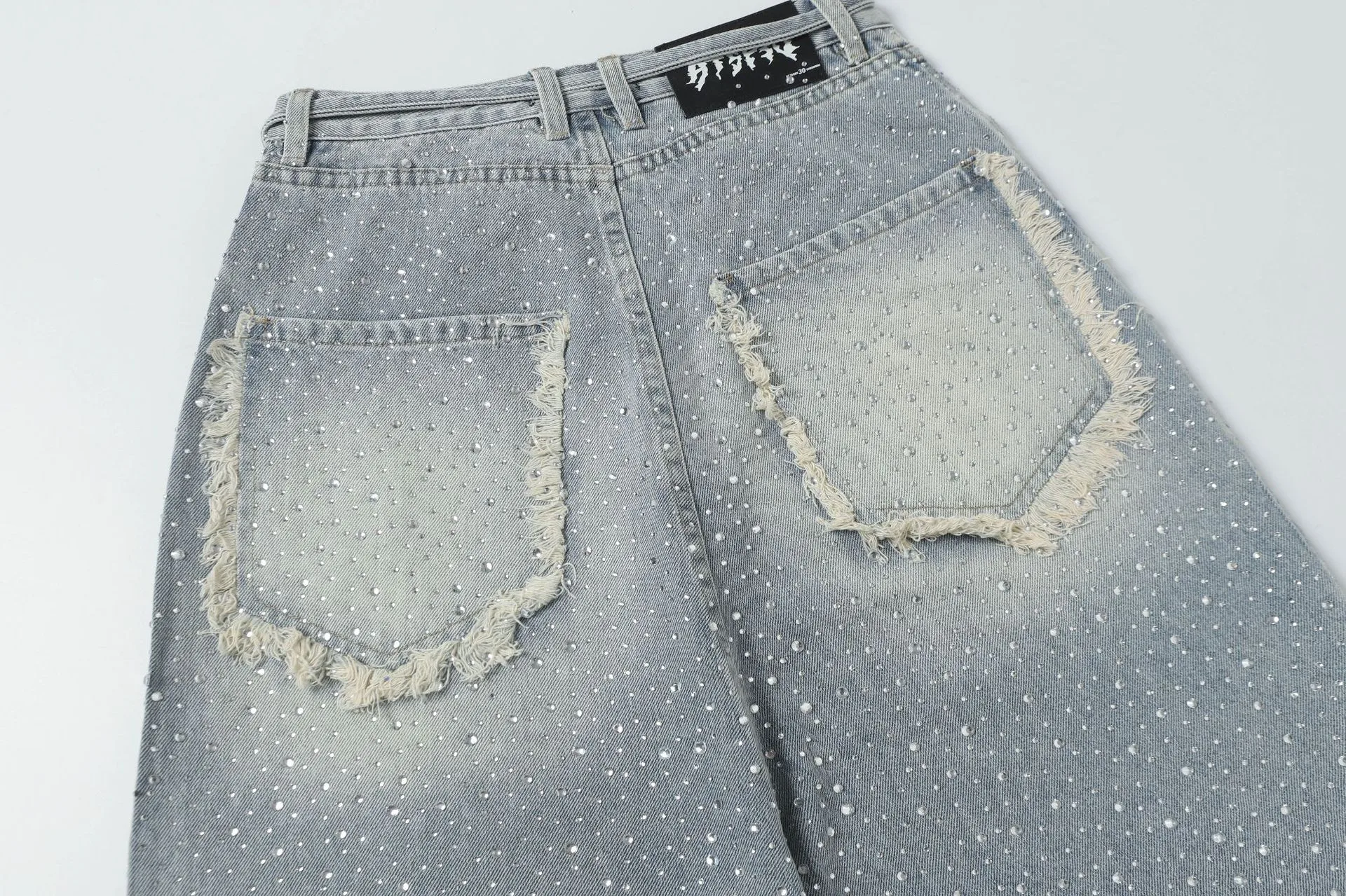 Jiayiku Men's  High Street American Style Vintage Washed Rough Edge Denim Shorts Personalized Hot Drilling Pants Wide Legs display picture 18