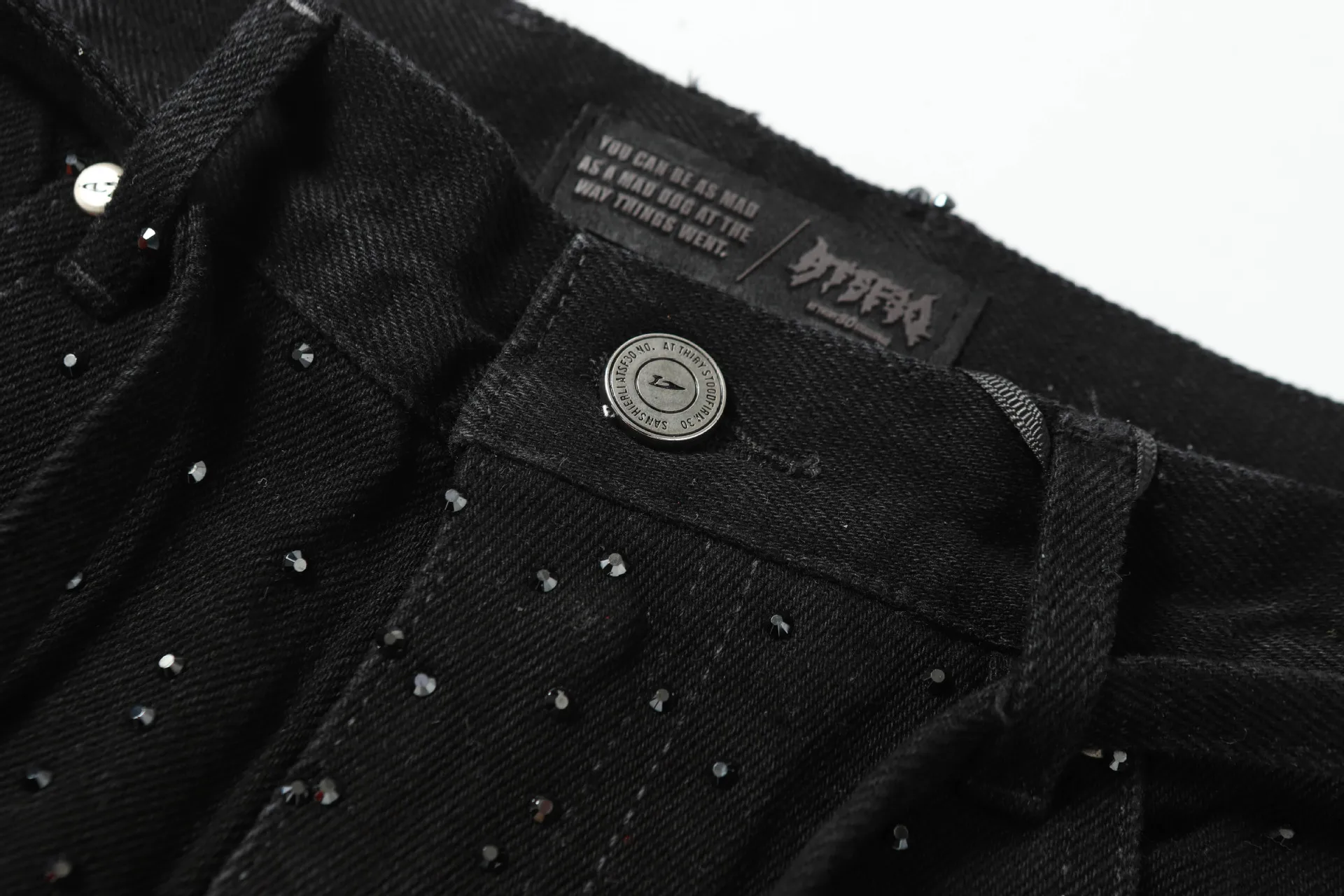 Jiayiku Men's  High Street American Style Vintage Washed Burr Edge Denim Shorts Heavy-duty Hot-drill Distinctive Pants display picture 20