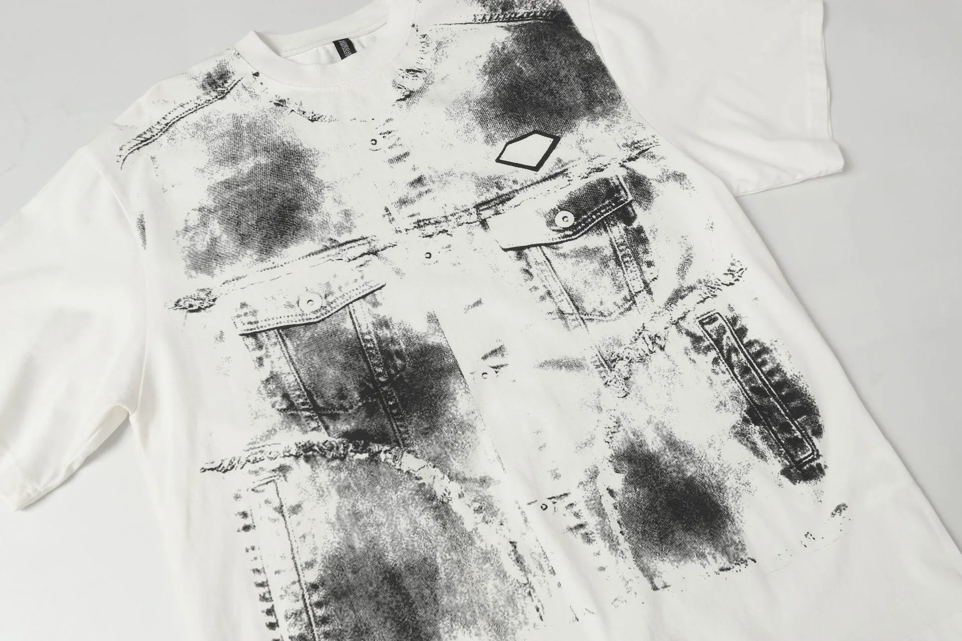 Jiayiku Men's  Summer High Street American Hip Hop Fashion Brand Personalized Graffiti Dirty Dye Niche T-shirt Short-sleeved Men display picture 8
