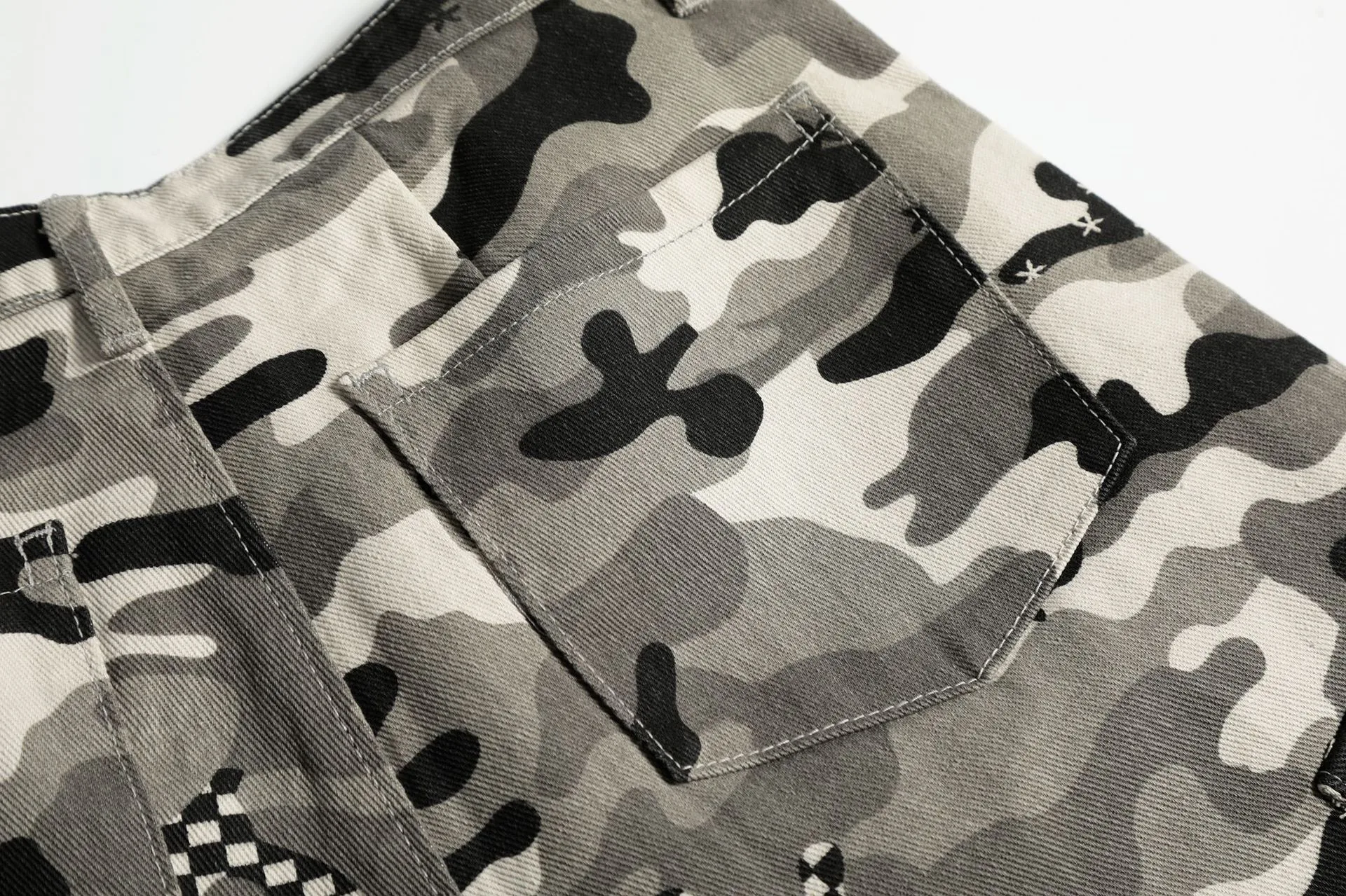 Jiayiku Men's Clothing  American Style Trendy Brand Camouflage Overalls Shorts Men's Loose High-end Wide-leg Pants display picture 10