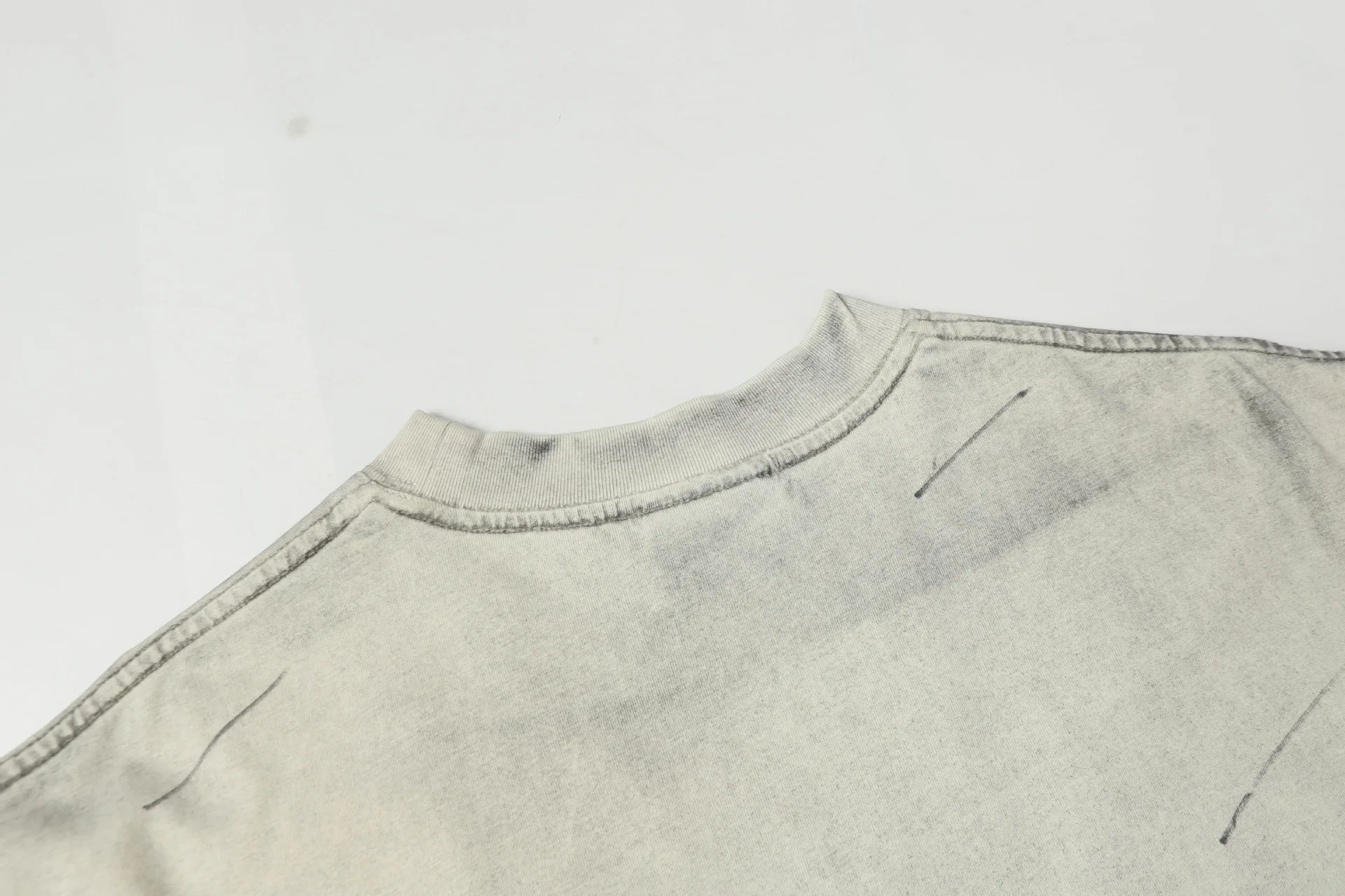 Jiayiku Men's  Summer High Street American Retro Trendy Brand Waste Soil Wind Washing Dirty Dye Cut T-shirt Short Sleeve display picture 16