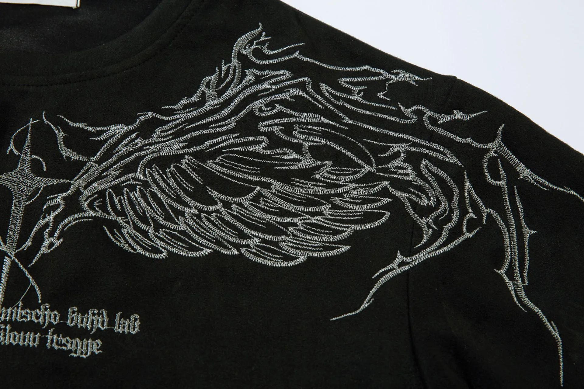 Jiayiku  Summer T-Shirt Men's American Street Dark Fashion Brand Skull Skeleton Embroidered Suede Short-Sleeved T-Shirt display picture 12