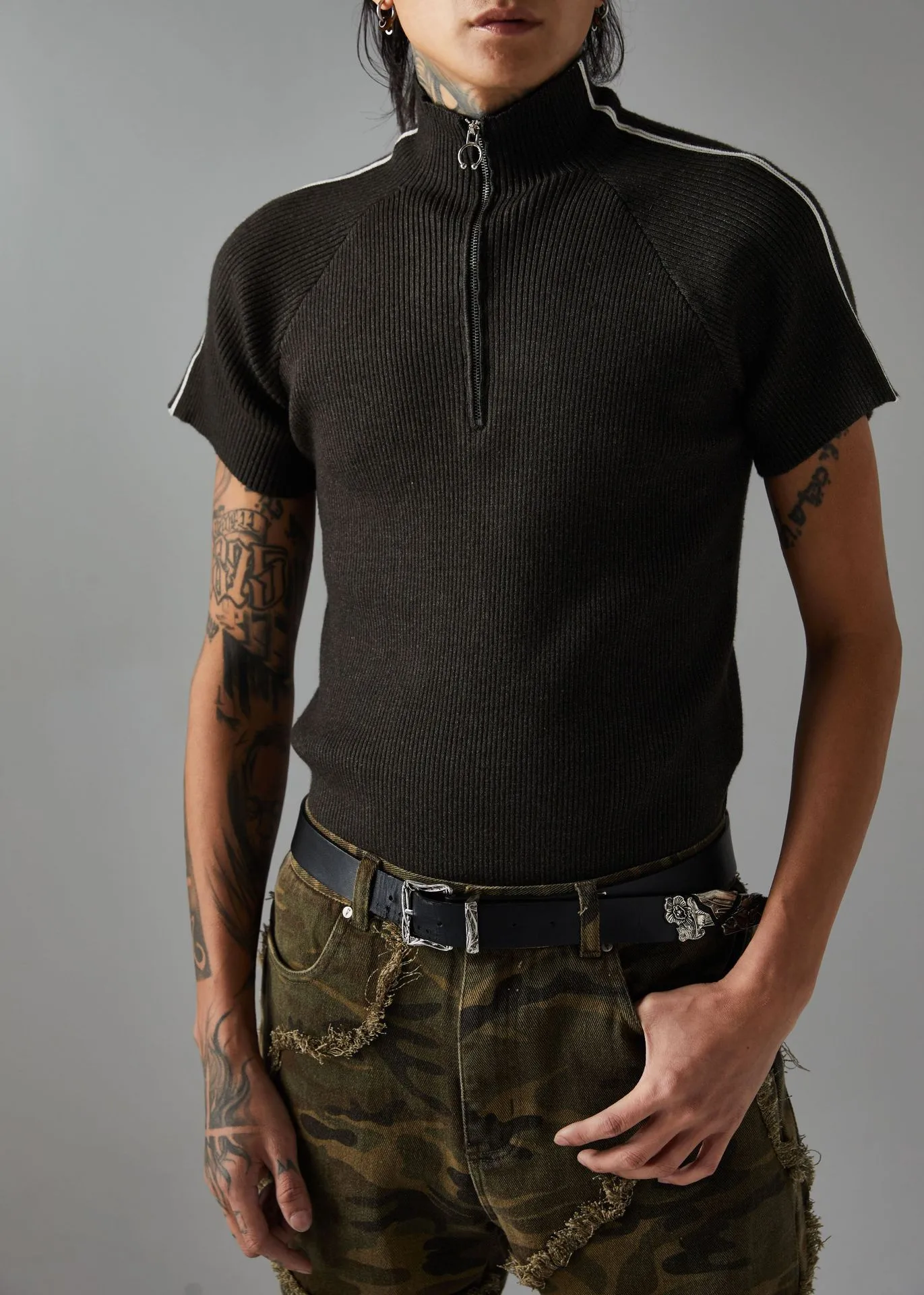 Jiayiku Men's  Summer  Light Luxury Threaded Base Shirt Solid Color Half Open Neck Slim-fit Short-sleeved T-shirt For Men display picture 13