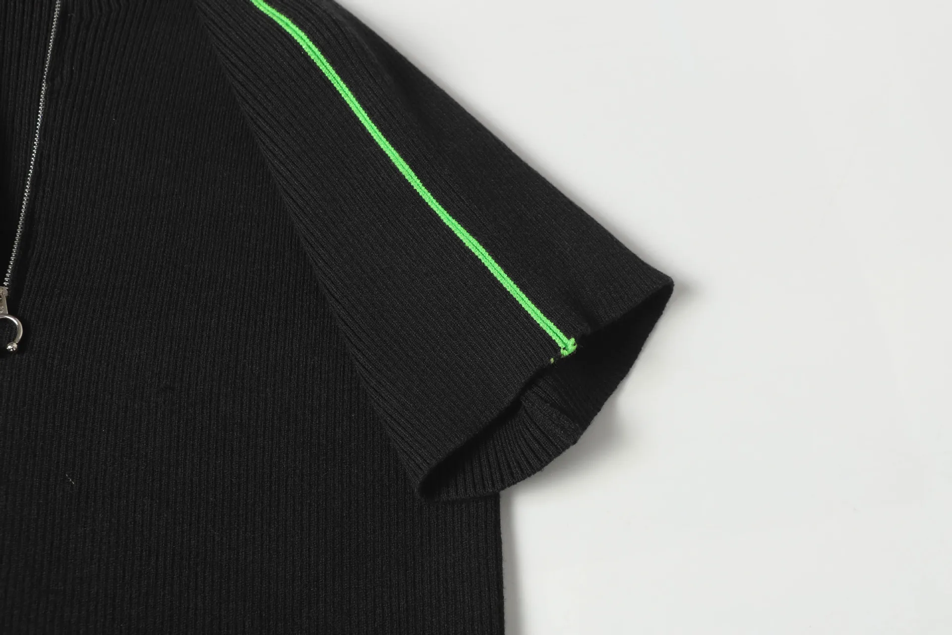 Jiayiku Men's  Summer  Light Luxury Threaded Base Shirt Solid Color Half Open Neck Slim-fit Short-sleeved T-shirt For Men display picture 30