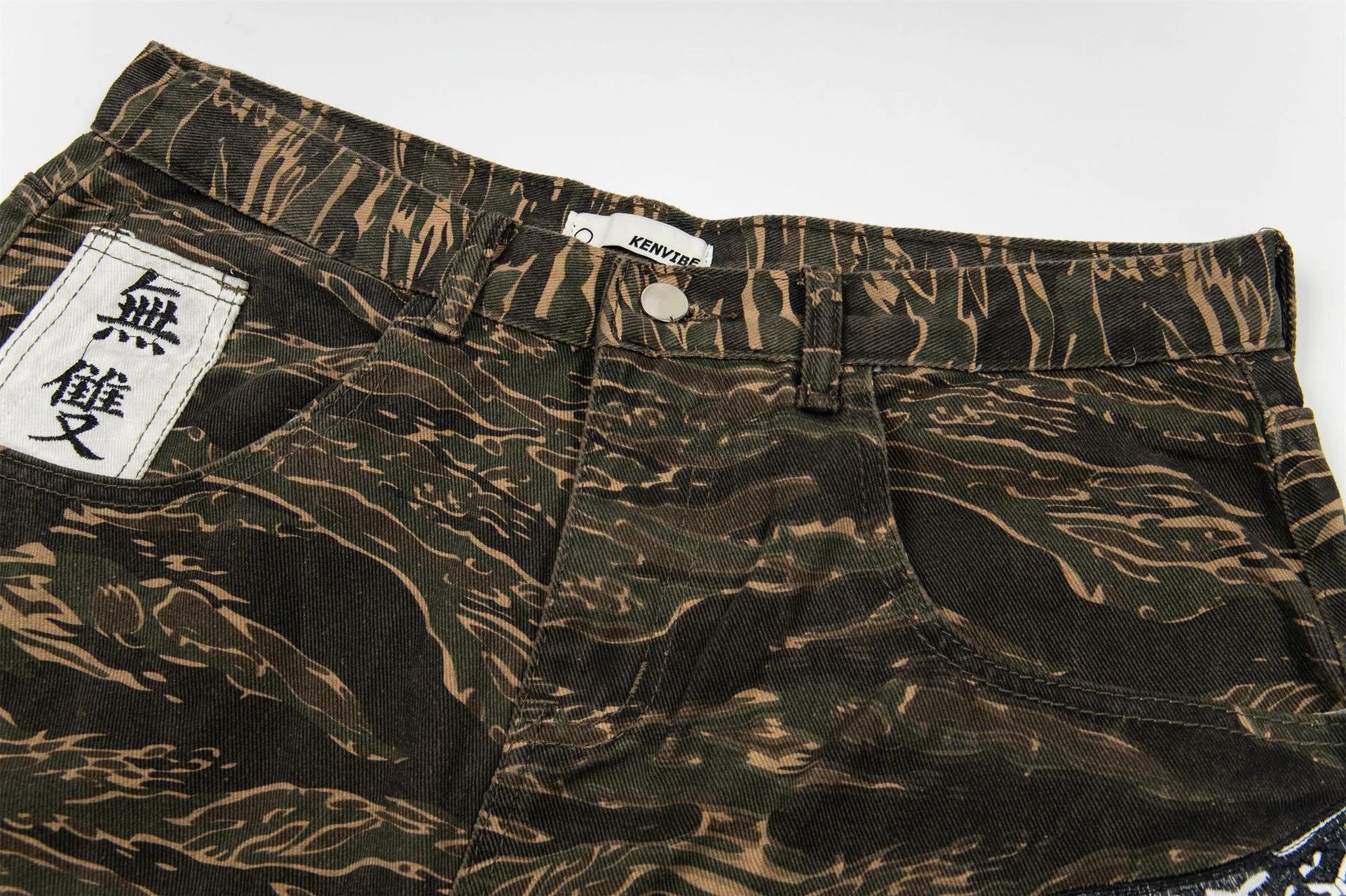 Jiayiku Trendy Brand  Python Embroidered High Street  Vibe Camouflage Casual Pants Men And Women Ins Trendy Straight Pants display picture 7