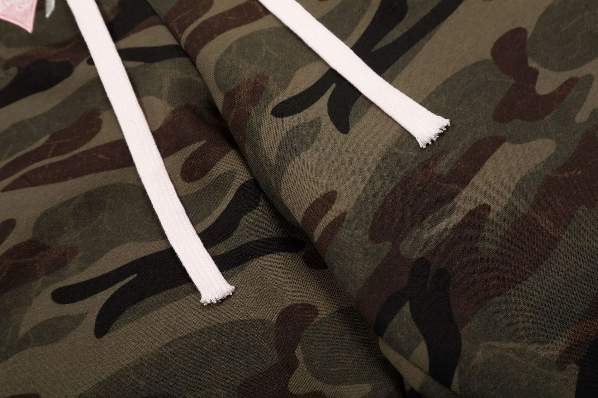 Jiayiku Tide Brand   High Street Vibe Style Camouflage Shorts Men's And Women's Ins Tide Embroidered Pants Men's And Women's display picture 11