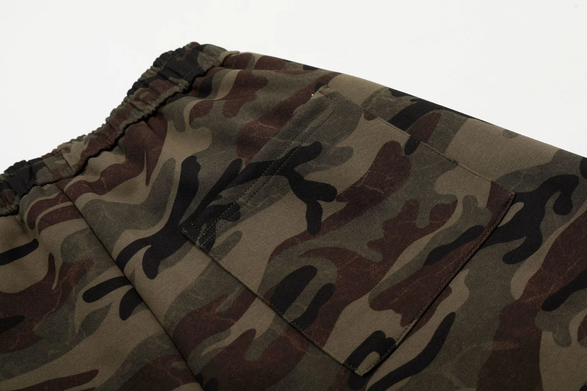 Jiayiku Tide Brand   High Street Vibe Style Camouflage Shorts Men's And Women's Ins Tide Embroidered Pants Men's And Women's display picture 12