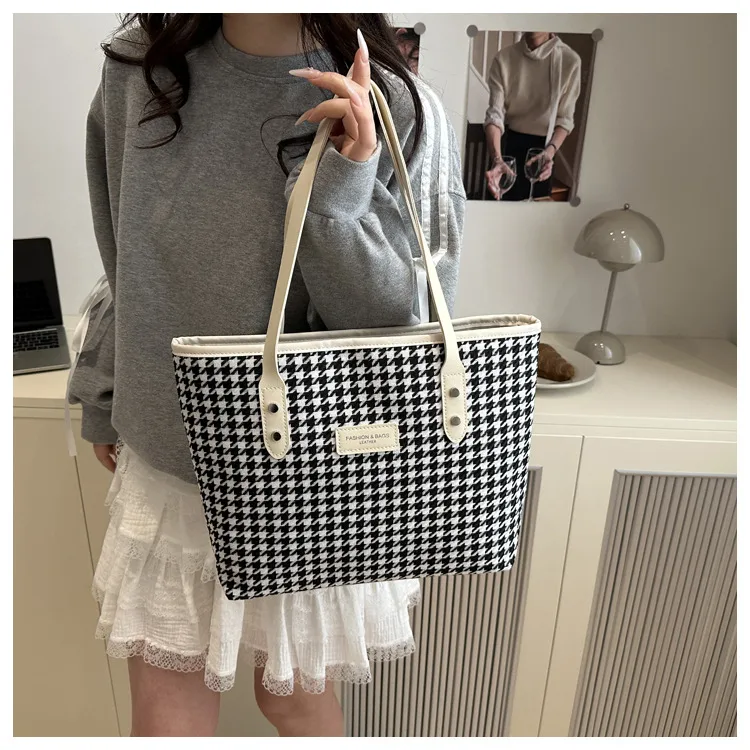 Casual Fashion Trendy Women's Bag  New New Style Hand-Carrying Large-Capacity Hand-Carrying Shoulder Armpit Bag Tote Bag For Women display picture 8