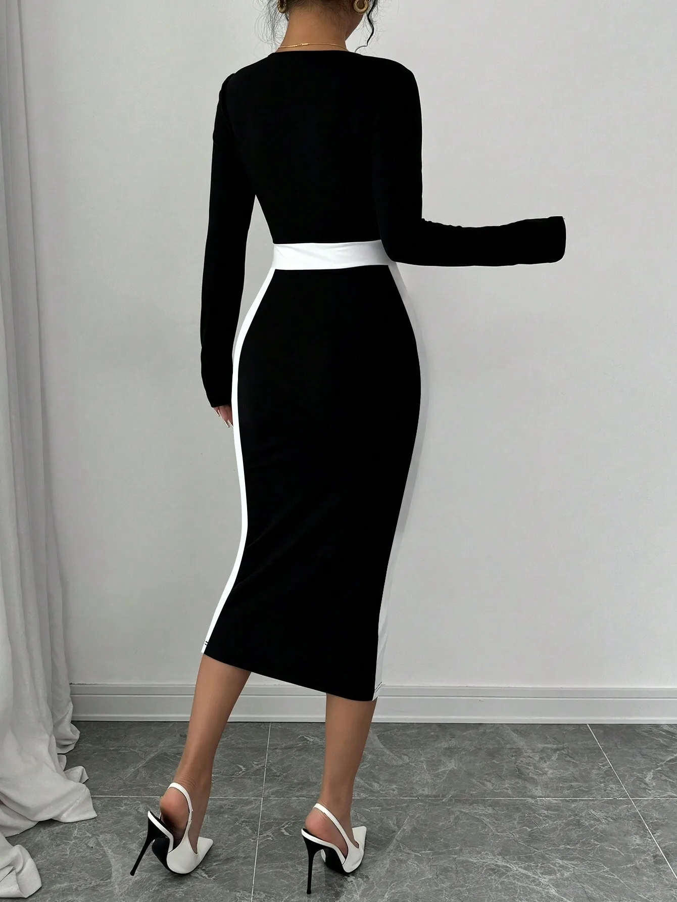 New    Women's Clothing Stitching Contrast Color Long Skirt Sexy Hip Long Sleeve Dress display picture 4