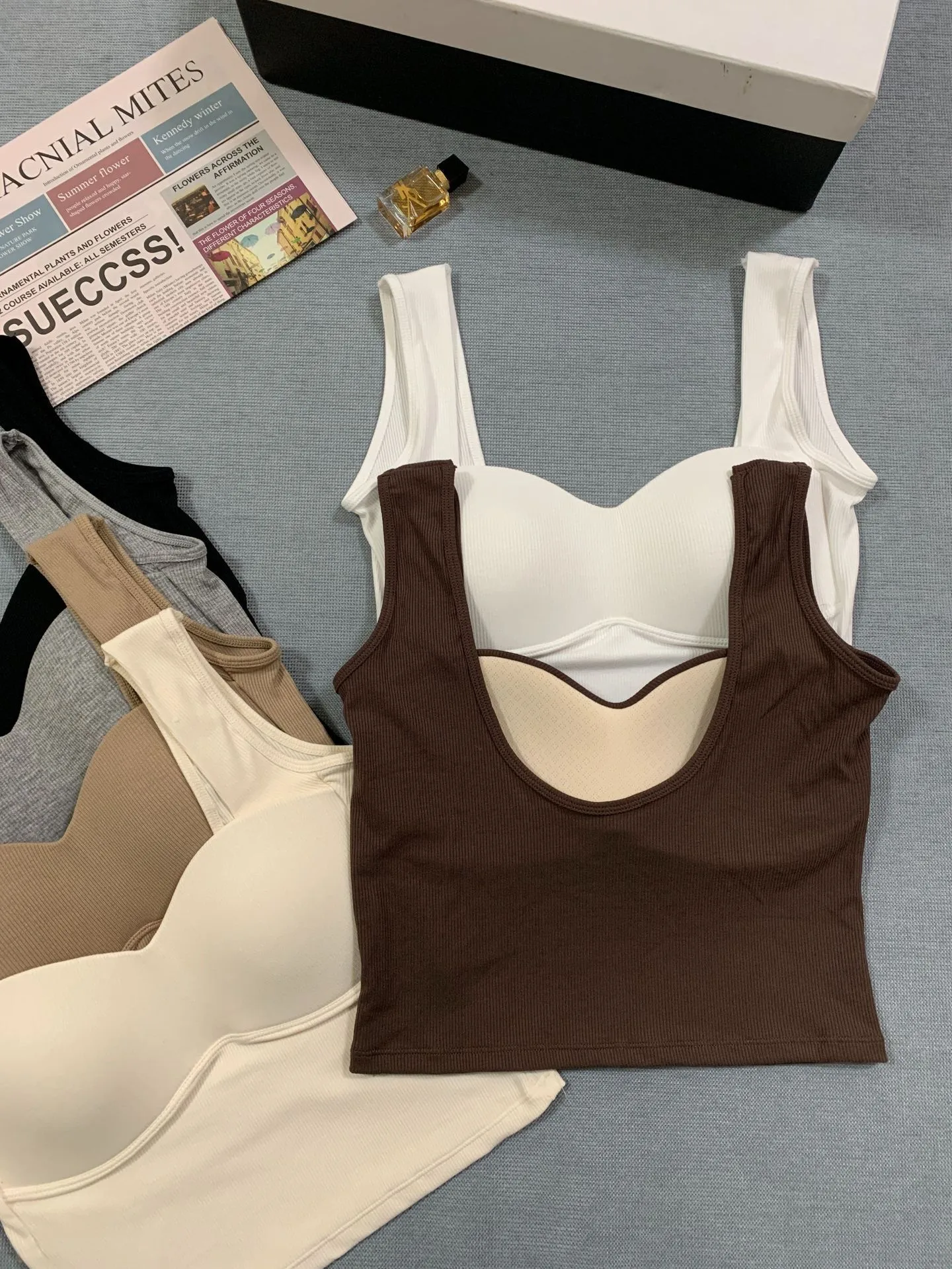RC Threaded Texturous Camisole With Chest Pad Solid Color All-Match Comfortable Slim-Fit Base Shirt Women's Top Summer 632 display picture 4