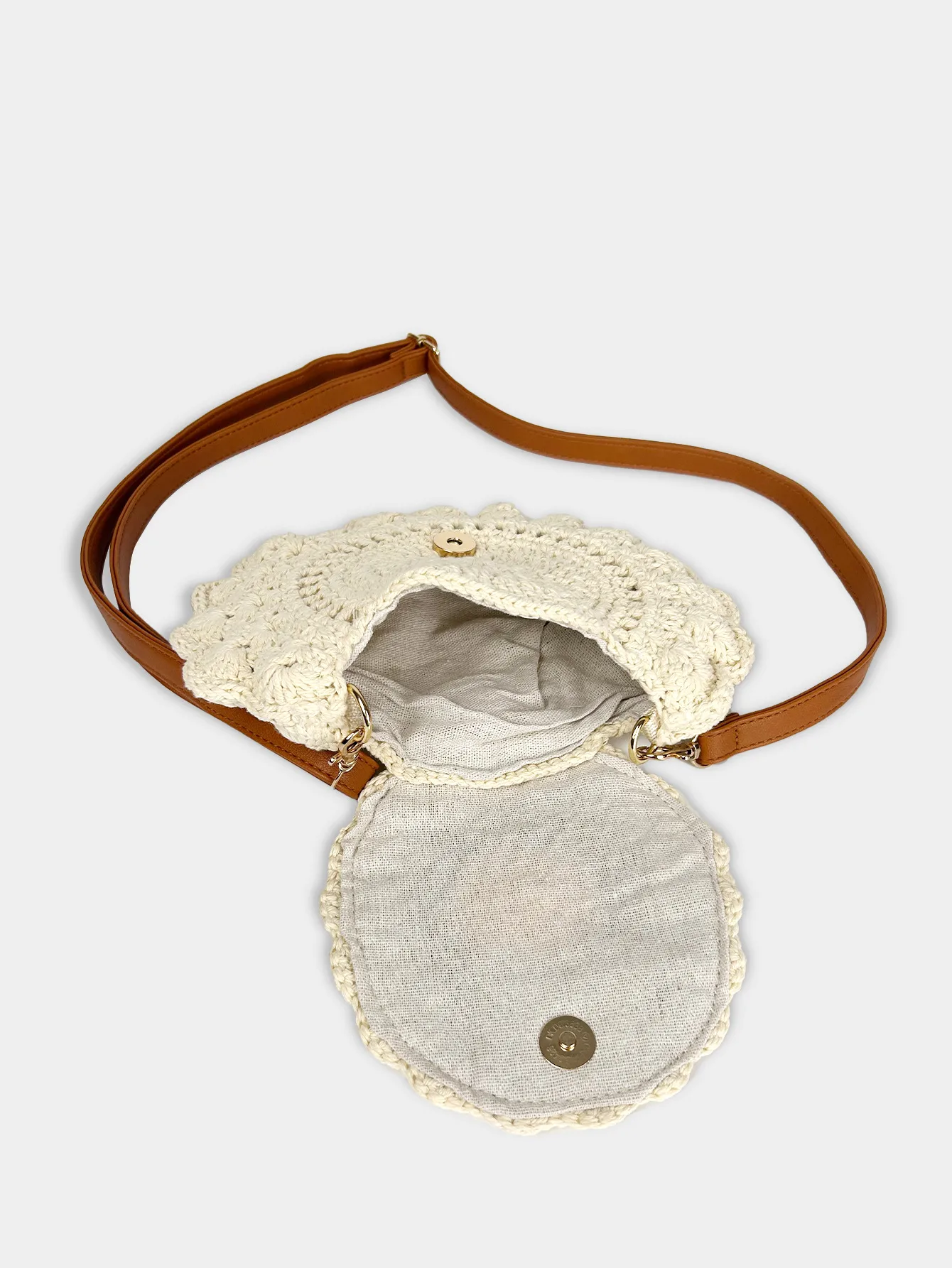 Fashion  Straw Small Round Bag Seaside Vacation Beach Shoulder Bag  Summer New Woven Crossbody Bag For Women display picture 3
