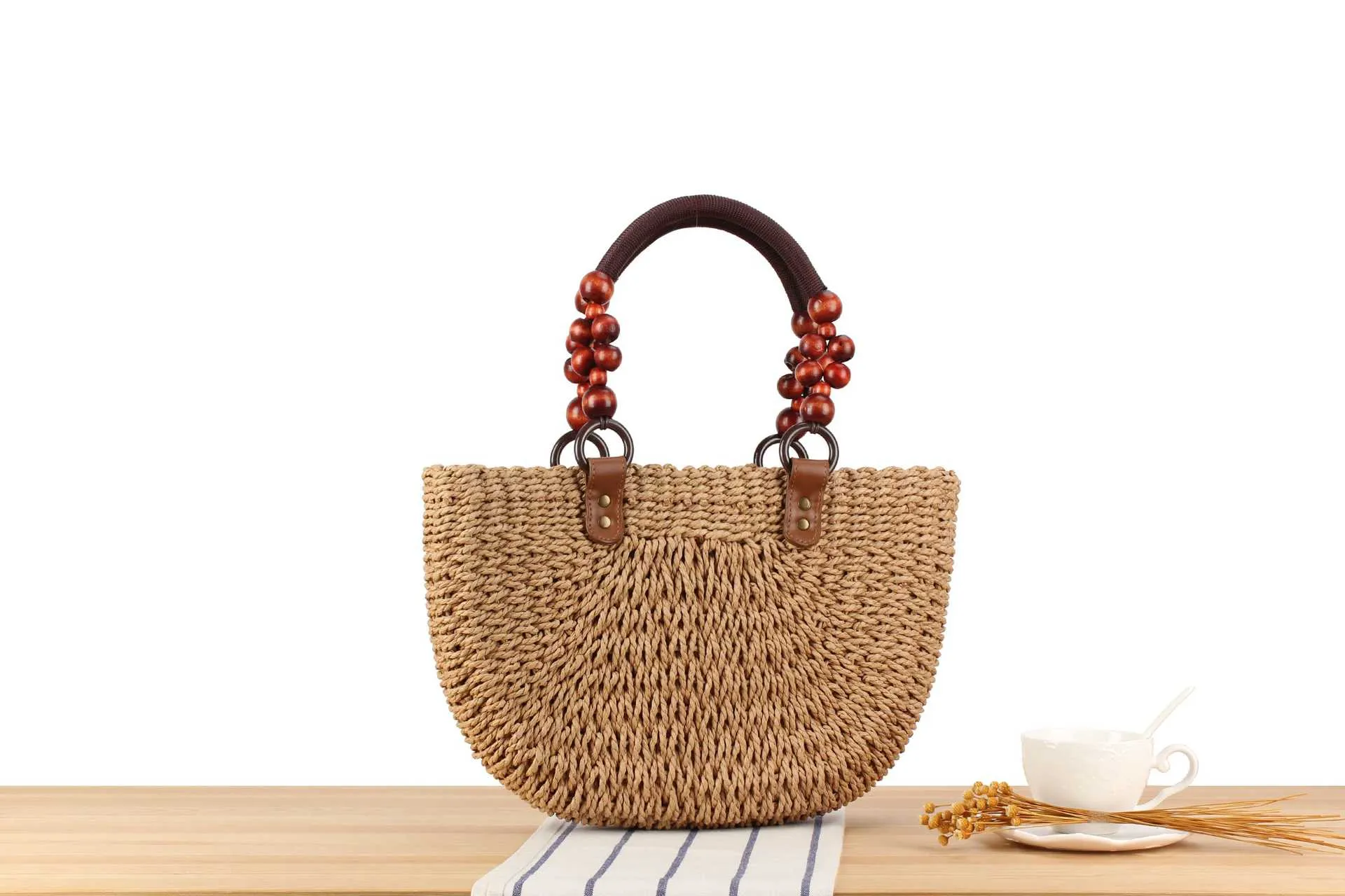 New Straw Woven Bag All-match Casual Daily Travel Commuter Seaside Vacation Niche Women's Bag display picture 2
