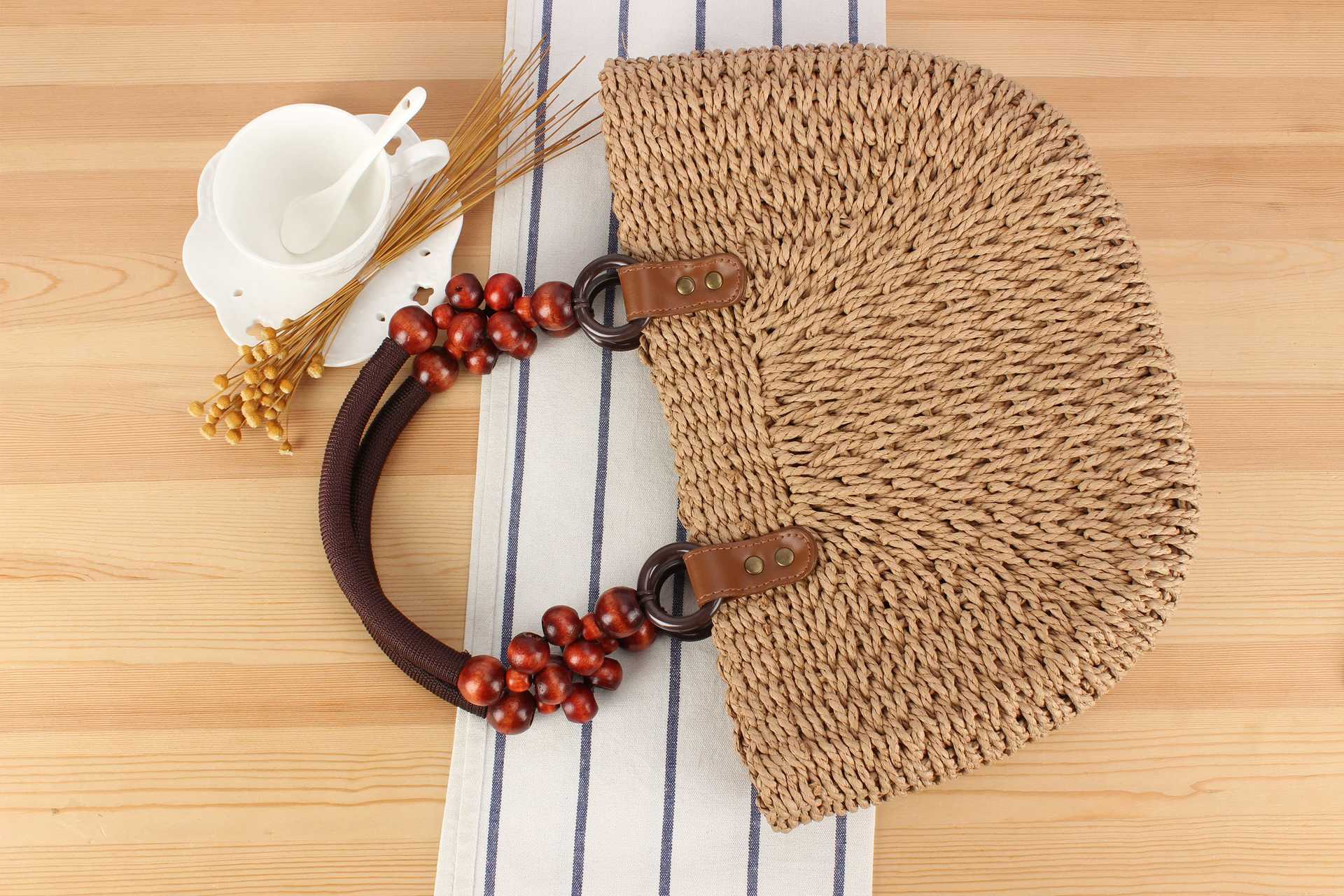New Straw Woven Bag All-match Casual Daily Travel Commuter Seaside Vacation Niche Women's Bag display picture 5