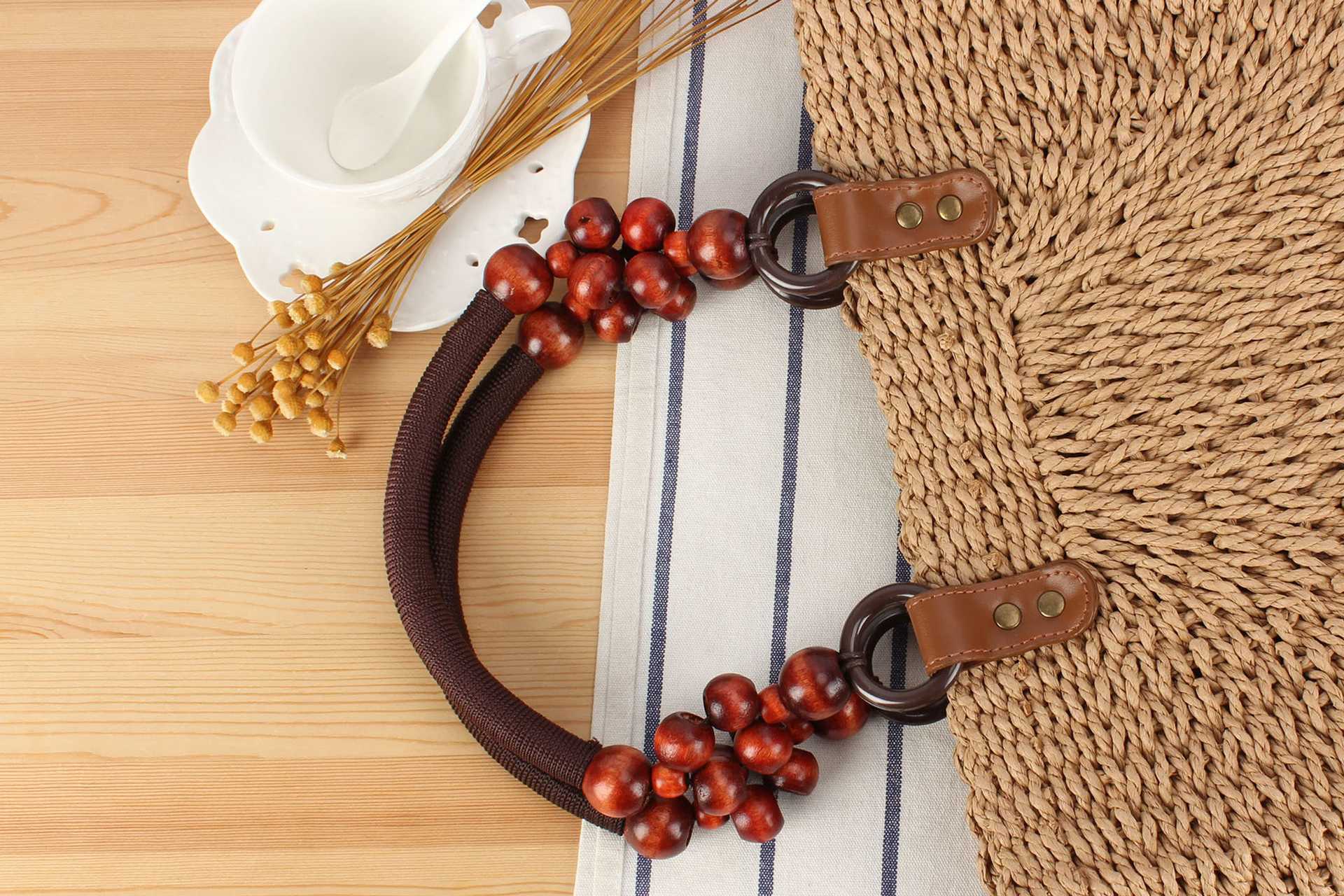 New Straw Woven Bag All-match Casual Daily Travel Commuter Seaside Vacation Niche Women's Bag display picture 6