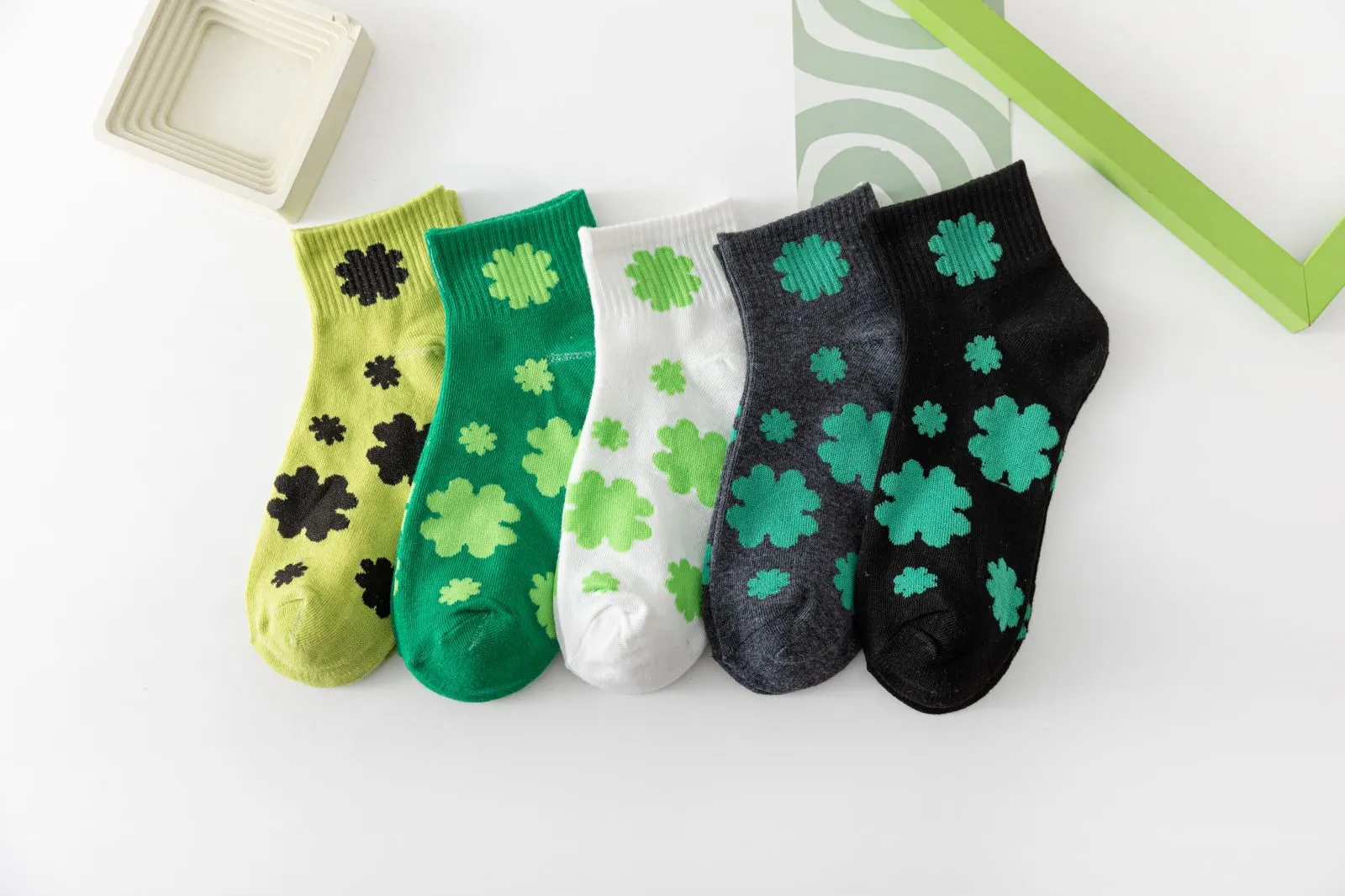 Polyester Cotton Material | Clover Stripe Printing | Soft And Comfortable Tube Socks, Casual Wear Essential display picture 1