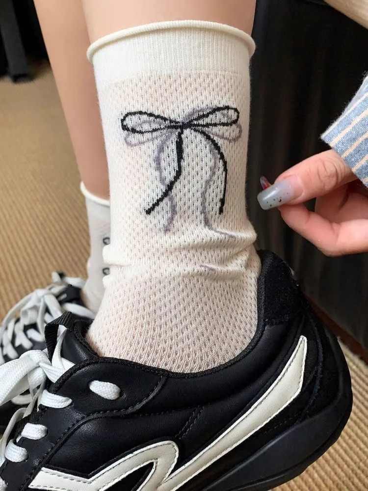 Wholesale  New New Ins Heel Bow Boneless Mid-Calf Socks Breathable Women's Socks Can Be Worn In All Seasons display picture 2