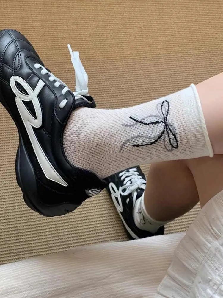 Wholesale  New New Ins Heel Bow Boneless Mid-Calf Socks Breathable Women's Socks Can Be Worn In All Seasons display picture 3