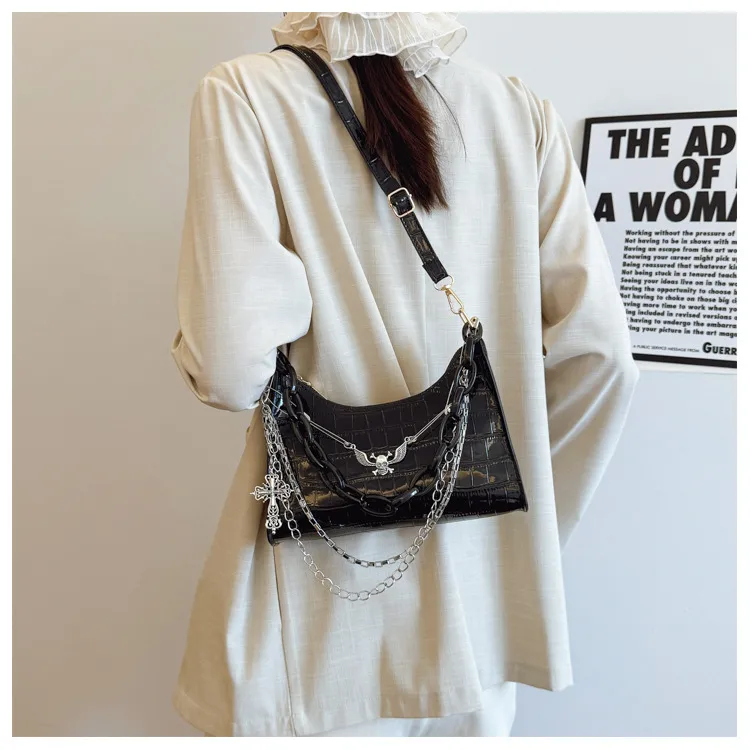 Subculture Dark Punk Armpit Bag Women's Bag Skull Shoulder Bag Y2K Sexy Chain Crocodile Pattern Crossbody Bag display picture 3