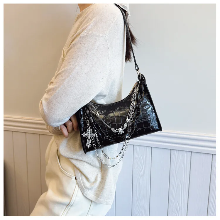 Subculture Dark Punk Armpit Bag Women's Bag Skull Shoulder Bag Y2K Sexy Chain Crocodile Pattern Crossbody Bag display picture 7