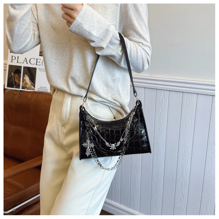 Subculture Dark Punk Armpit Bag Women's Bag Skull Shoulder Bag Y2K Sexy Chain Crocodile Pattern Crossbody Bag display picture 8