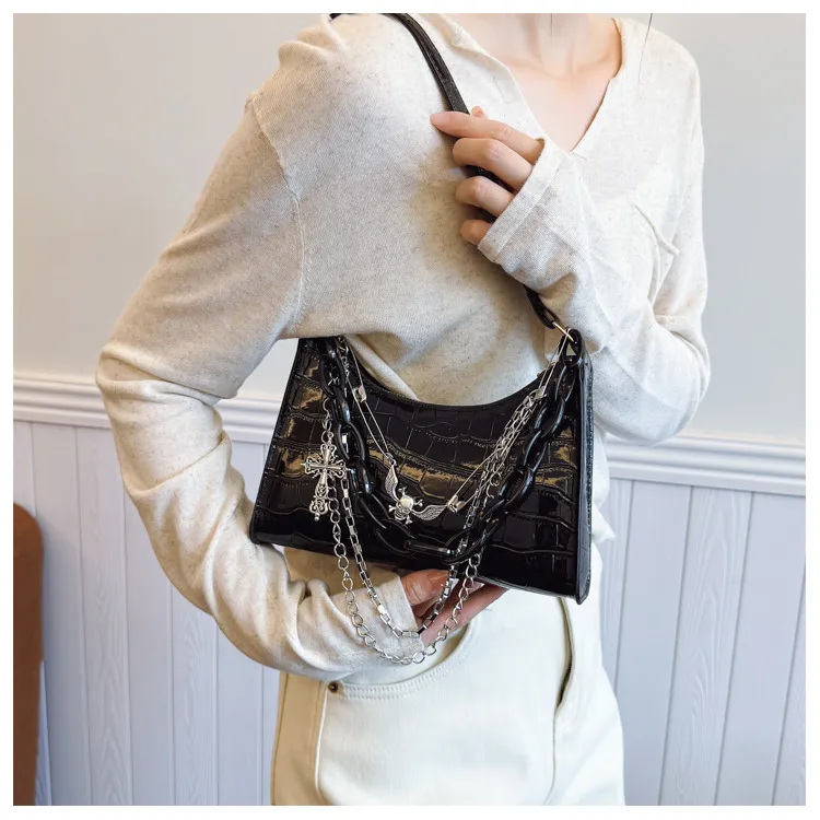 Subculture Dark Punk Armpit Bag Women's Bag Skull Shoulder Bag Y2K Sexy Chain Crocodile Pattern Crossbody Bag display picture 9