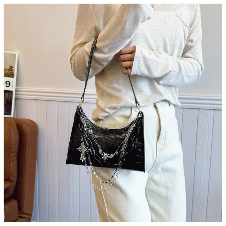 Subculture Dark Punk Armpit Bag Women's Bag Skull Shoulder Bag Y2K Sexy Chain Crocodile Pattern Crossbody Bag display picture 10