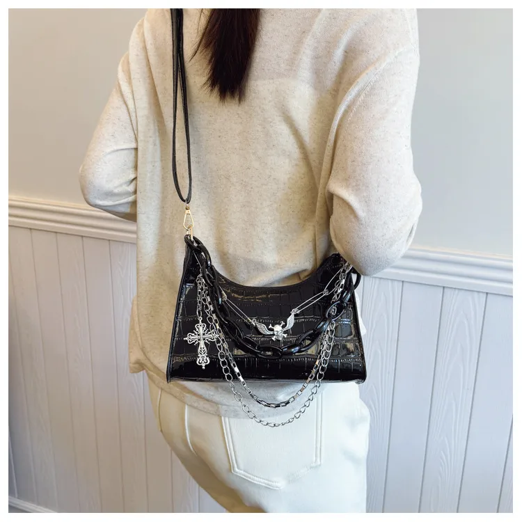 Subculture Dark Punk Armpit Bag Women's Bag Skull Shoulder Bag Y2K Sexy Chain Crocodile Pattern Crossbody Bag display picture 11