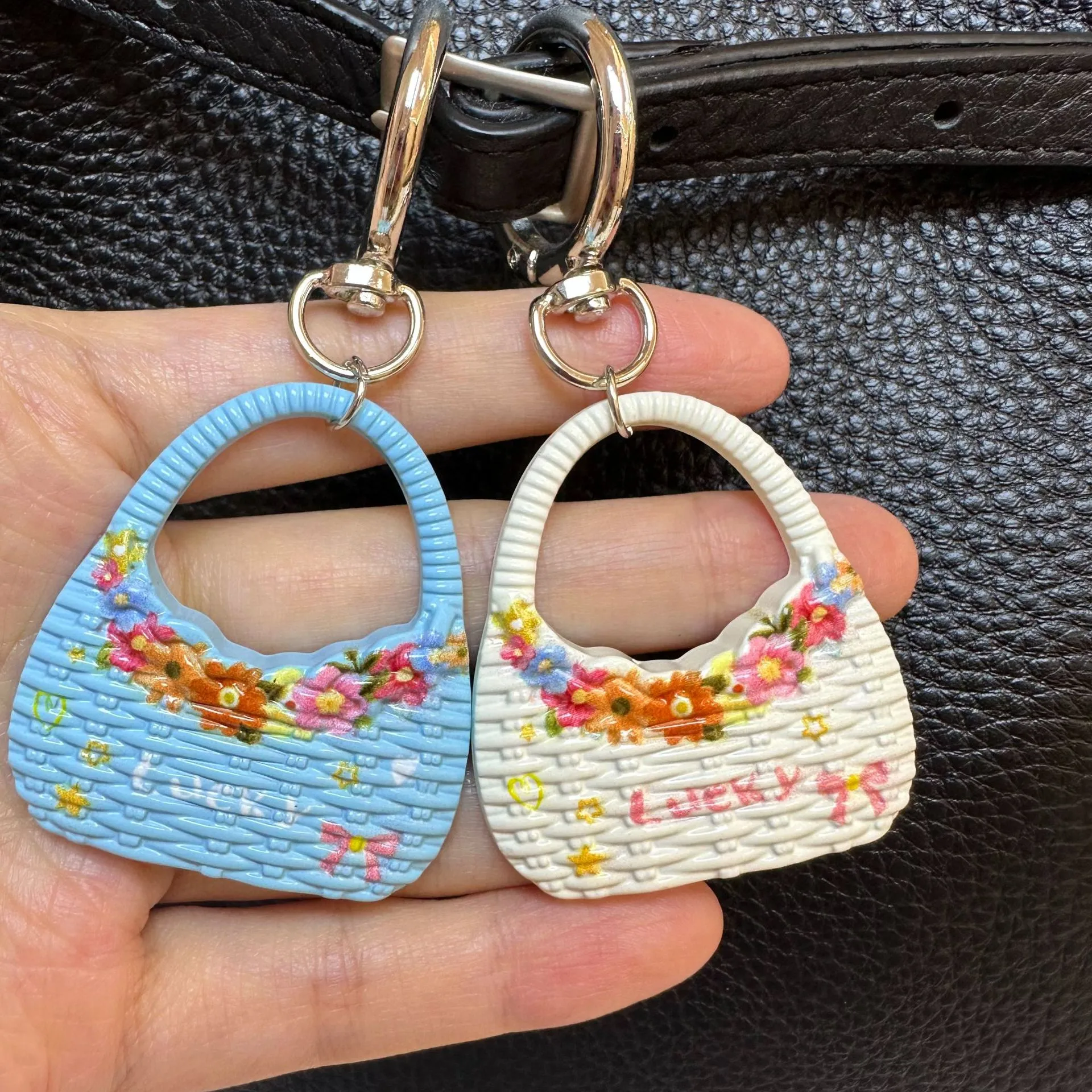 Trendy New Alloy Woven Small Floral Multi-Color Bag Pendant Mobile Phone Chain Keychain Car Pendant Accessories display picture 3