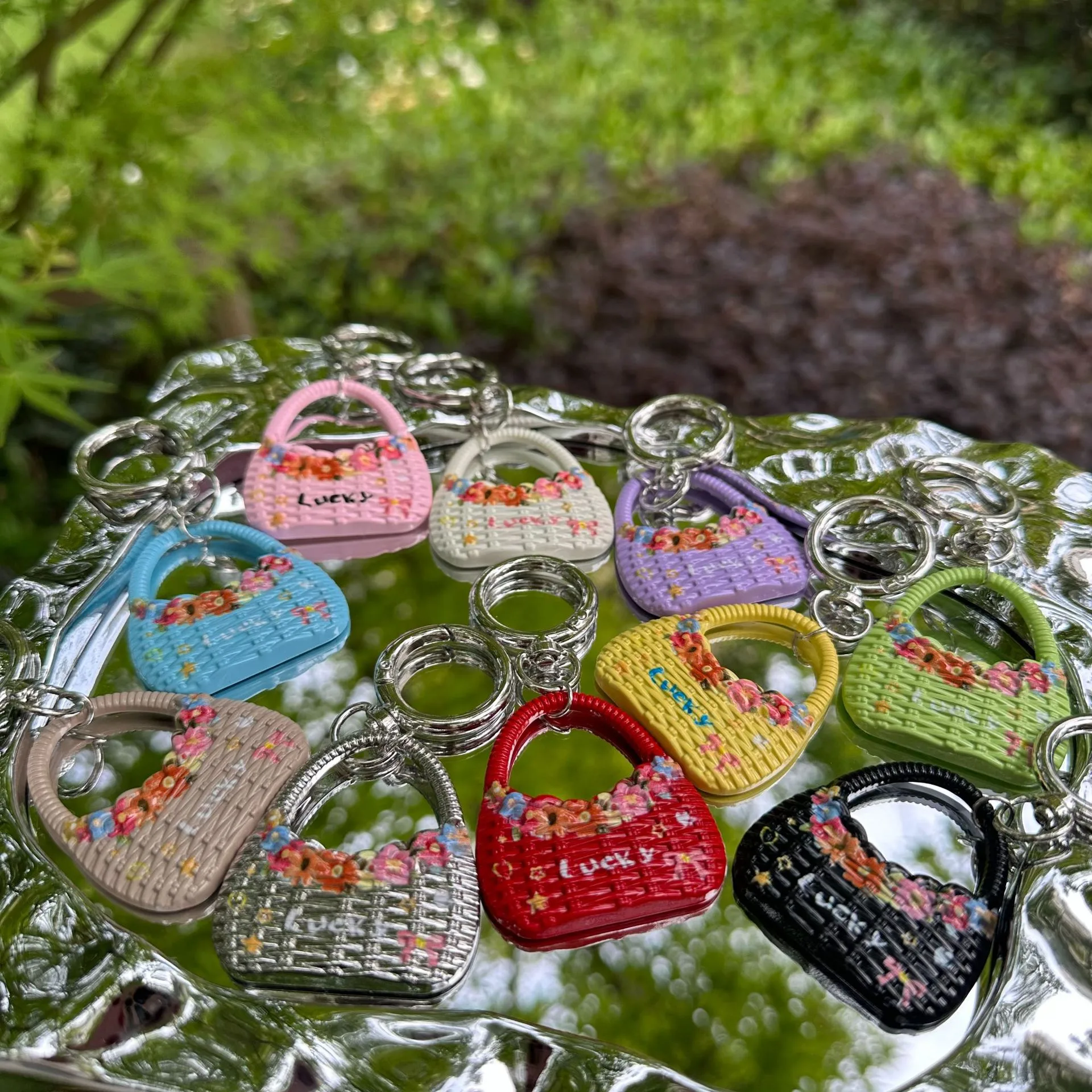 Trendy New Alloy Woven Small Floral Multi-Color Bag Pendant Mobile Phone Chain Keychain Car Pendant Accessories display picture 2