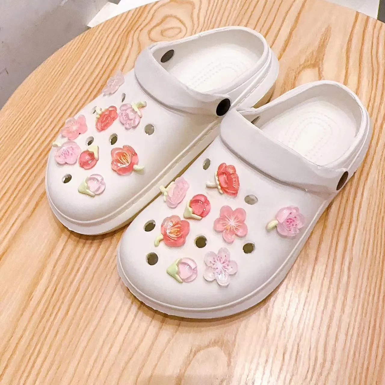 Little Red Book's Same Style Flower Clogs Accessories DIY Slippers Clogs Shoes Flower Shoe Buckle Accessories Flower Slippers display picture 1