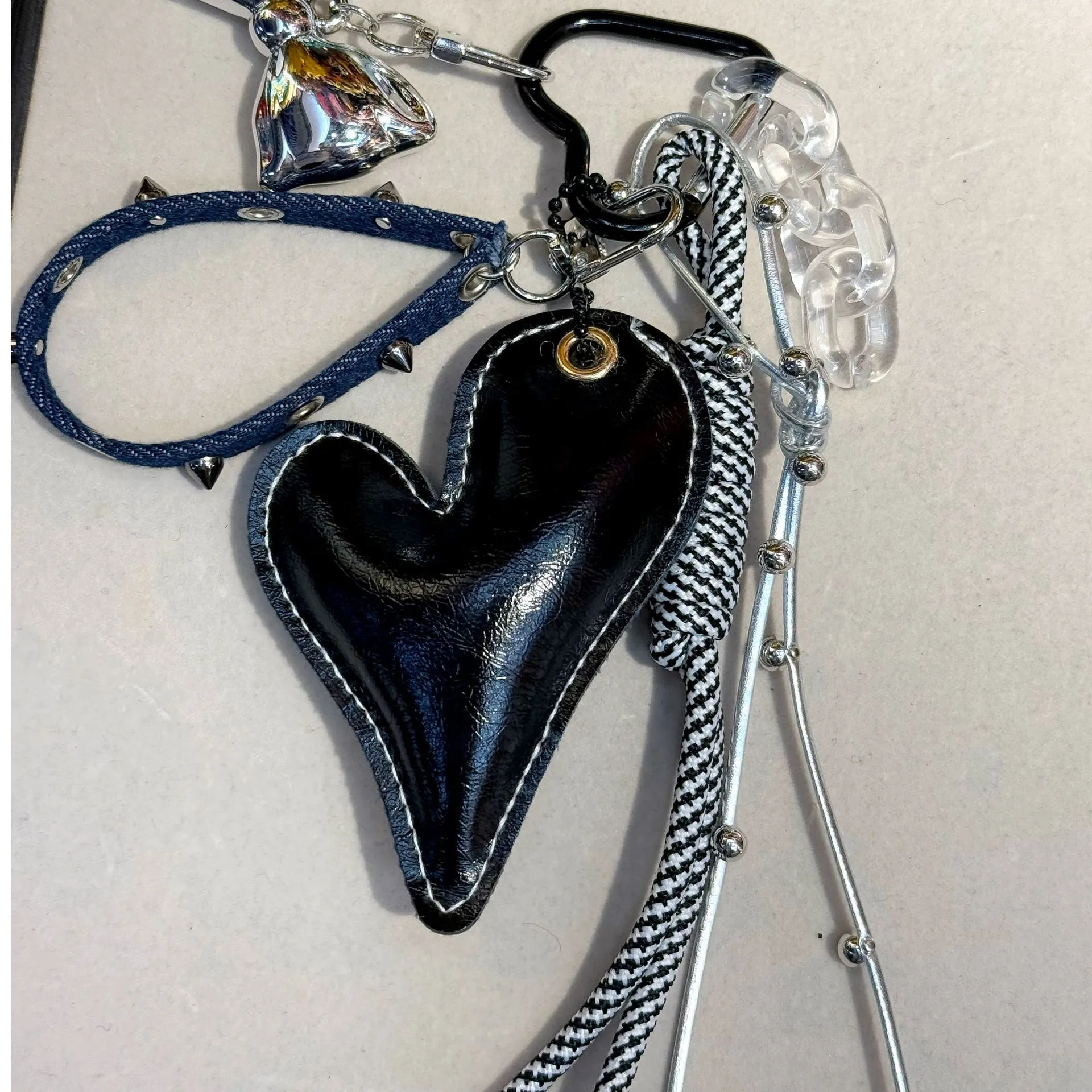 Original Miu Series Classic Love Oblique Pattern Affordable Luxury Style All-Match Peach Heart Bag Hanging High-Grade Leather Temperament Pendant display picture 3