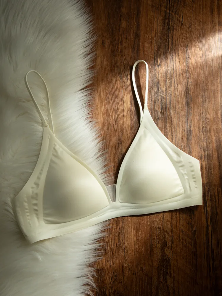 CynL Milk Satin French Style Deep V-neck Underwear Women's Summer Thin Shoulder Strap Non-marking Triangle Cup Small Chest Non-rimless Thin Bra display picture 3