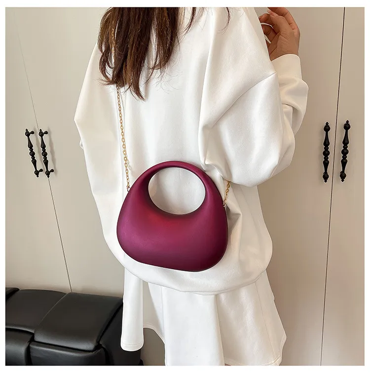Acrylic Bag  New Fashion  Clutch Bag Personalized Crescent Celebrity Chain Crossbody Dinner Bag display picture 20
