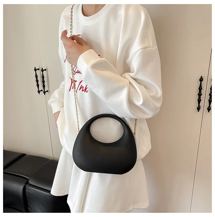 Acrylic Bag  New Fashion  Clutch Bag Personalized Crescent Celebrity Chain Crossbody Dinner Bag display picture 27