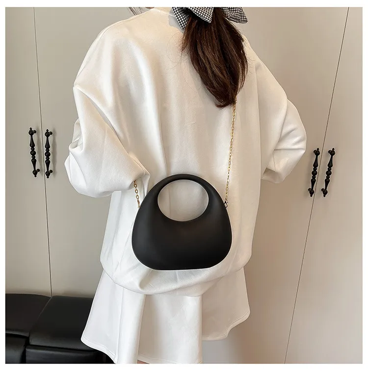 Acrylic Bag  New Fashion  Clutch Bag Personalized Crescent Celebrity Chain Crossbody Dinner Bag display picture 28
