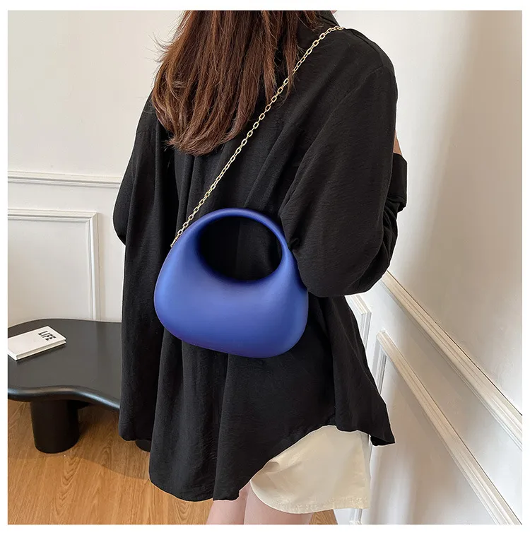 Acrylic Bag  New Fashion  Clutch Bag Personalized Crescent Celebrity Chain Crossbody Dinner Bag display picture 30