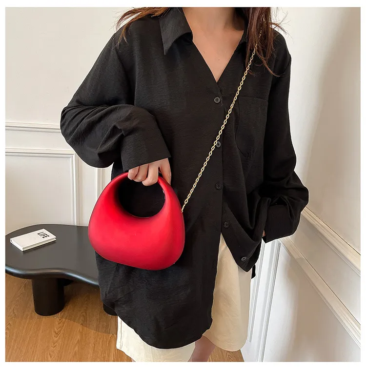 Acrylic Bag  New Fashion  Clutch Bag Personalized Crescent Celebrity Chain Crossbody Dinner Bag display picture 35