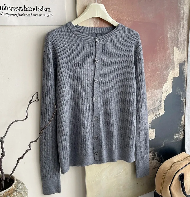 Core-spun Yarn Embroidered Twist Soft Waxy Knitted Cardigan Top Women's  Autumn And Winter New Casual All-match Coat Top display picture 9