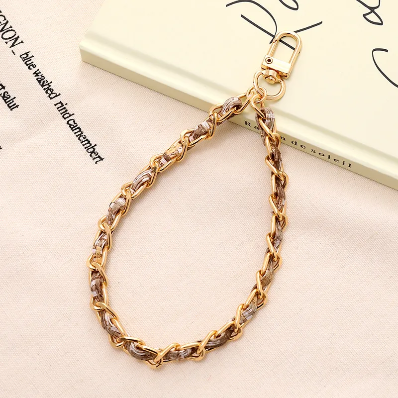 1 Piece Elegant Lady Geometric Pu Leather Metal Knitting Bag Pendant Keychain display picture 4