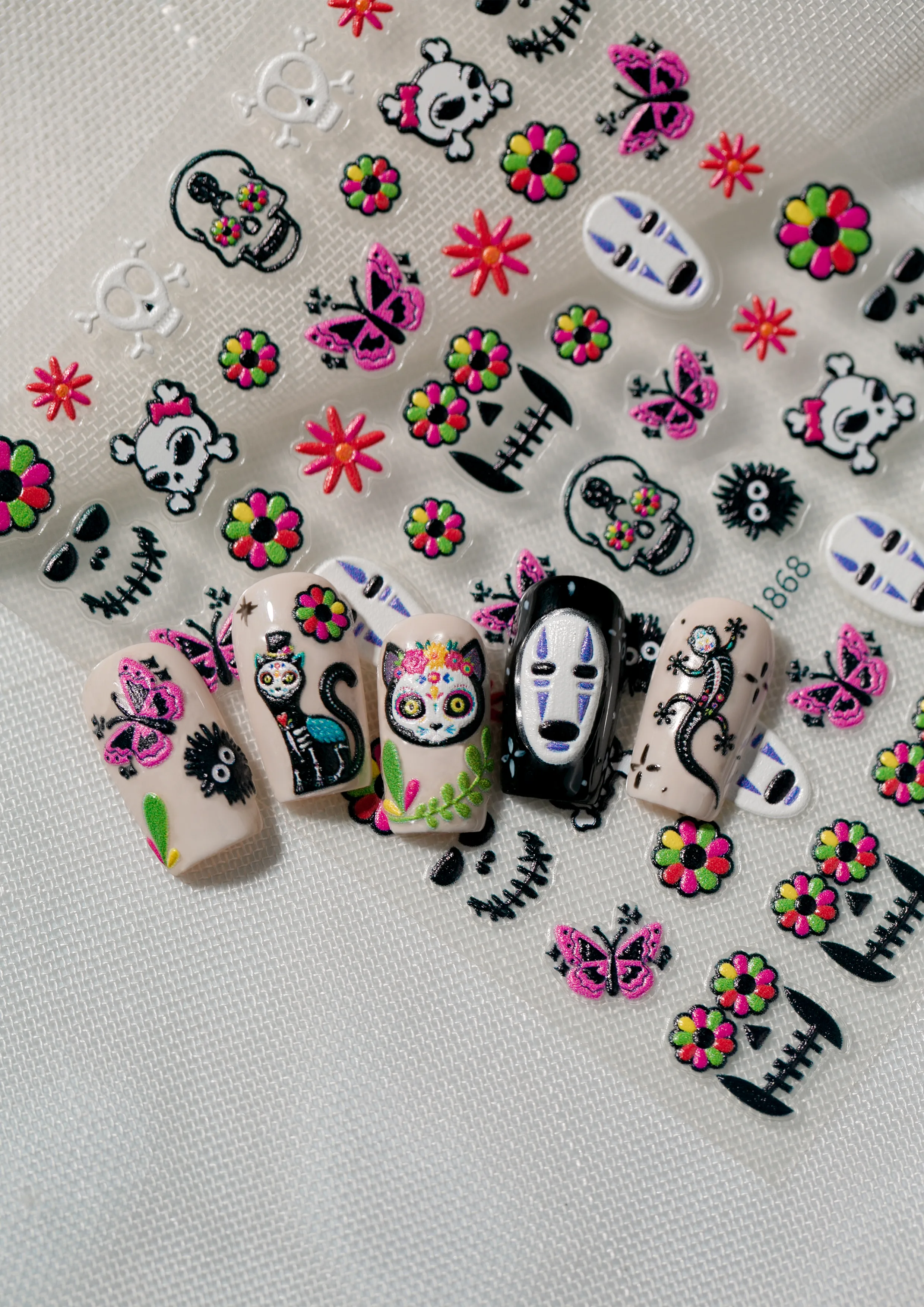 Gothic Vintage Tropical British Style Nail Art Decorations Cat Lizard Flower Elements Suitable For Personal DIY And Salon Use display picture 3