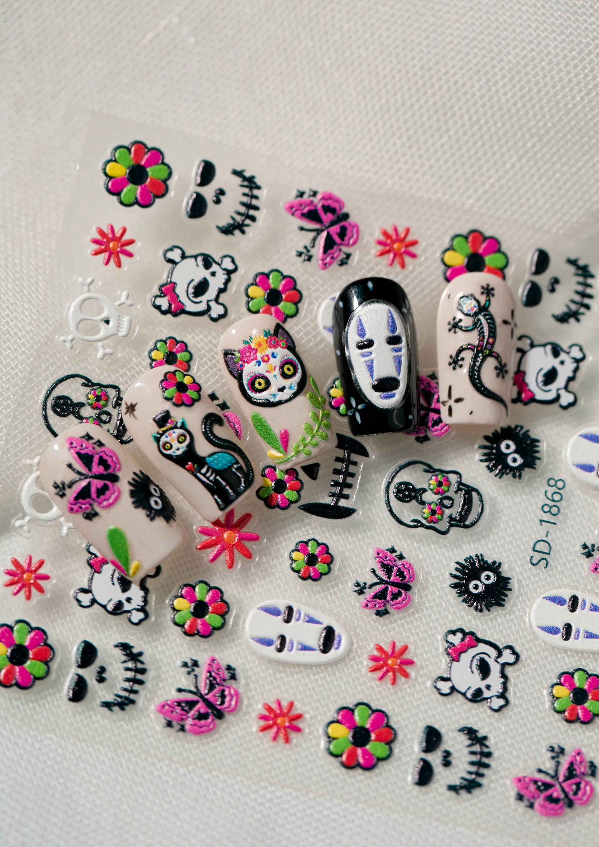 Gothic Vintage Tropical British Style Nail Art Decorations Cat Lizard Flower Elements Suitable For Personal DIY And Salon Use display picture 2