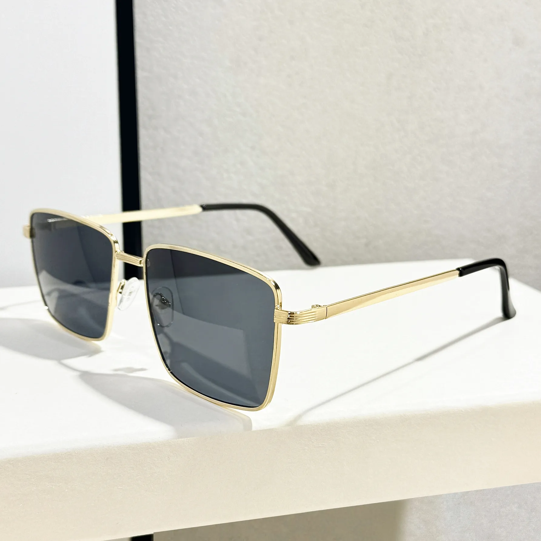Fashionable Retro Square Frame Sunglasses Unisex Metal Full Frame Glasses Suitable For Casual Outdoor Daily Street Shopping display picture 4