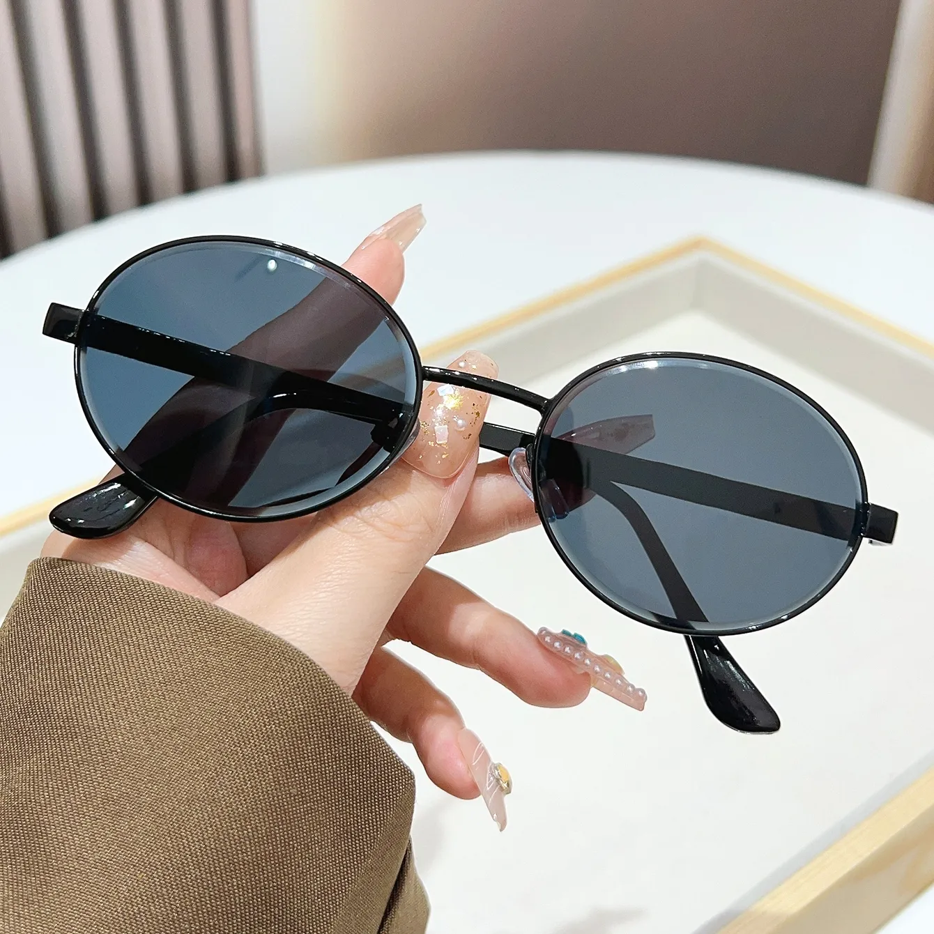 Fashionable Y2K Round Metal Frame Sunglasses Street Style Geometric PC Lenses Unisex Casual Outdoor Wear UV400 Protection display picture 6
