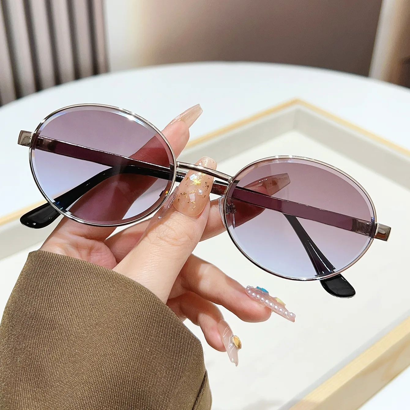 Fashionable Y2K Round Metal Frame Sunglasses Street Style Geometric PC Lenses Unisex Casual Outdoor Wear UV400 Protection display picture 3